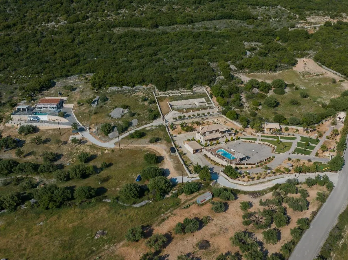 Piedra Villa Troianata 0*,
