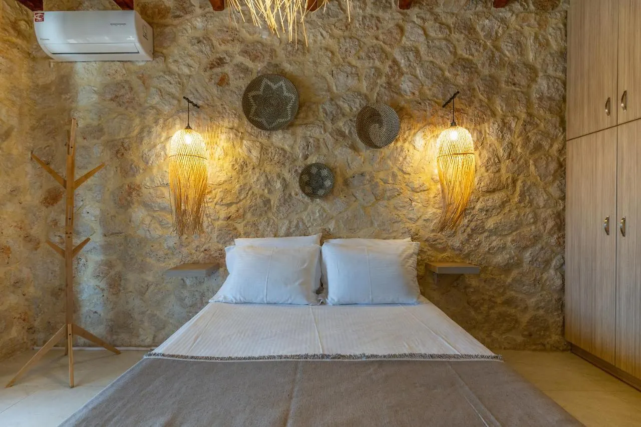 Piedra Villa Troianata